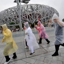 Super Waterproof Disposable Rainwear Women Raincoats Fashion Foldable Rain Poncho Jacket Impermeable Hooded Raincoat 5pcs/lot