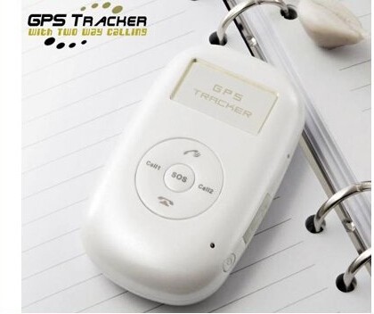 mini-screen-personal-tracker-V690-Two-way-talking-support-gprs-protocol-tracker-for-kids-elderly-tk302 (3)