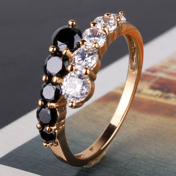 MinOrder 10 New 2014 Classic 18K Gold Plated Black and White Swiss Zircon CZ Band Ring