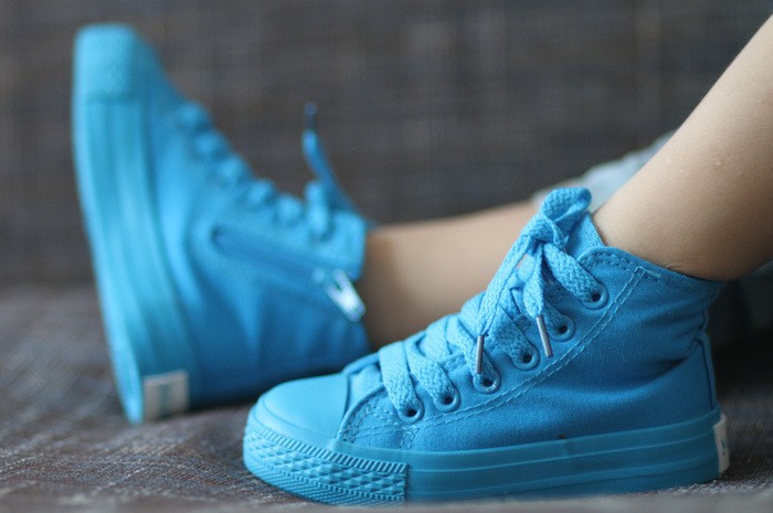 color canvas shoes blue