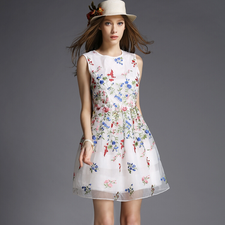 http://g01.a.alicdn.com/kf/HTB1UuwYHFXXXXXZXFXXq6xXFXXXA/Euro-Sleeveless-Organza-3D-Embroidery-Dress-Summer-2015-Elegant-Celebrity-Princess-Dresses-For-Women-Desigual-Vestidos.jpg