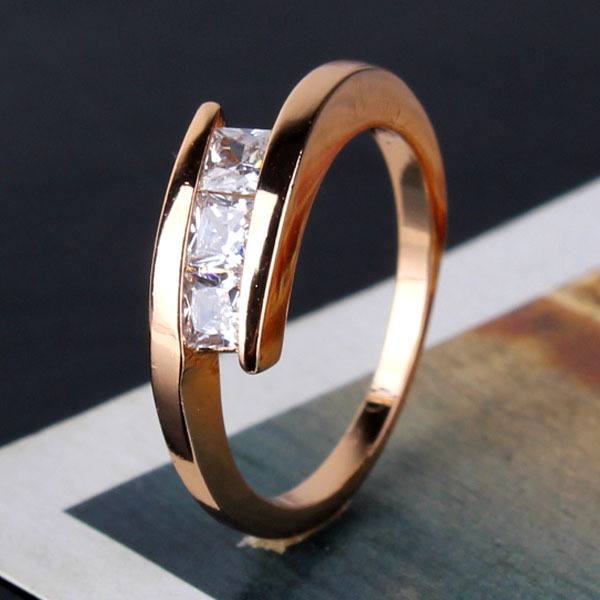2014 New Fashion 18K Gold Plated Rrincess Cut White CZ Wedding Ring For Women Engagement Jewelry