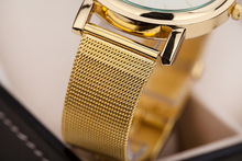 Free shipping Women Dress Quartz Watch Gold Mesh Band Watches Women 2015 New Clock relojes Wristwatches