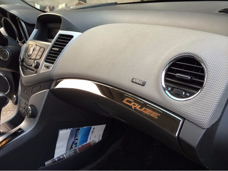 1pcs Chevrolet Cruze Stainless Steel fuel tank cap stickers 2009-2010-2011-2014