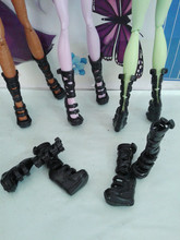 Moda 20 par/lote botas negras largas para Demon Monster muñeca nuevo diseño Monster high muñeca Campagus romano zapatos de muñeca precio más bajo