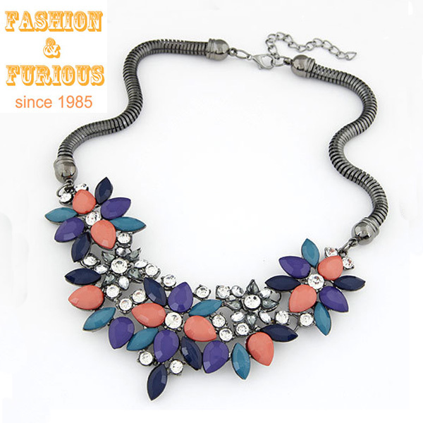 2015 Summer Jewelry Hot Necklaces Pendants Women Statement Necklace Colar Choker Necklace Resin Flower Pendant For