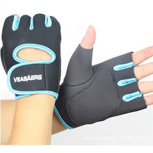 1 Pair Men Women Sport Fitness Gym Half Finger Weightlifting Gloves Exercise Training Gloves 3 Color