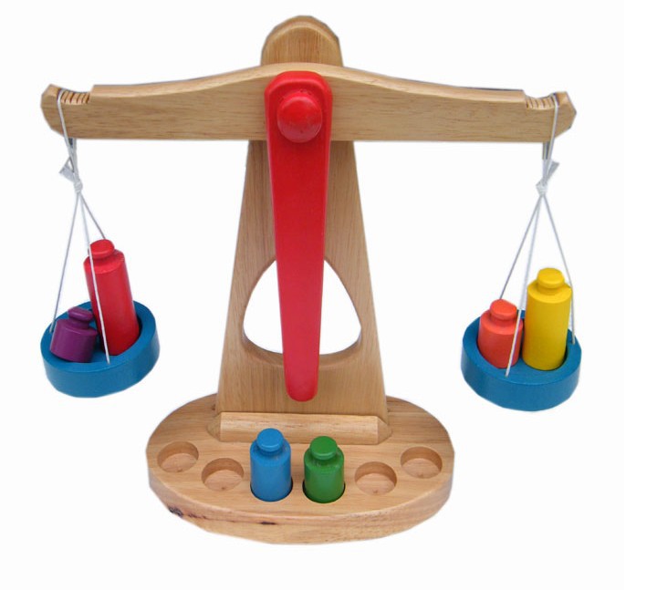 Wooden BALANCE Beam SCALE weights WEIGHING machine kid EDUCATIONAL shop Toy NEWin Math Toys