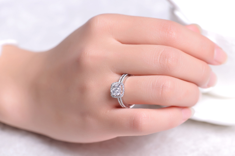 Engagement diamond rings for sale 2015