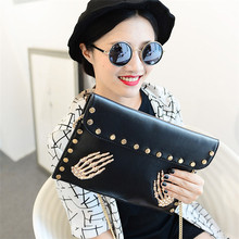 2016 New Fashion Female Envelope Clutch Bag Retro Skull Rivet Clutch Purse Black Sliver Gold Small Handbag Evening Bags