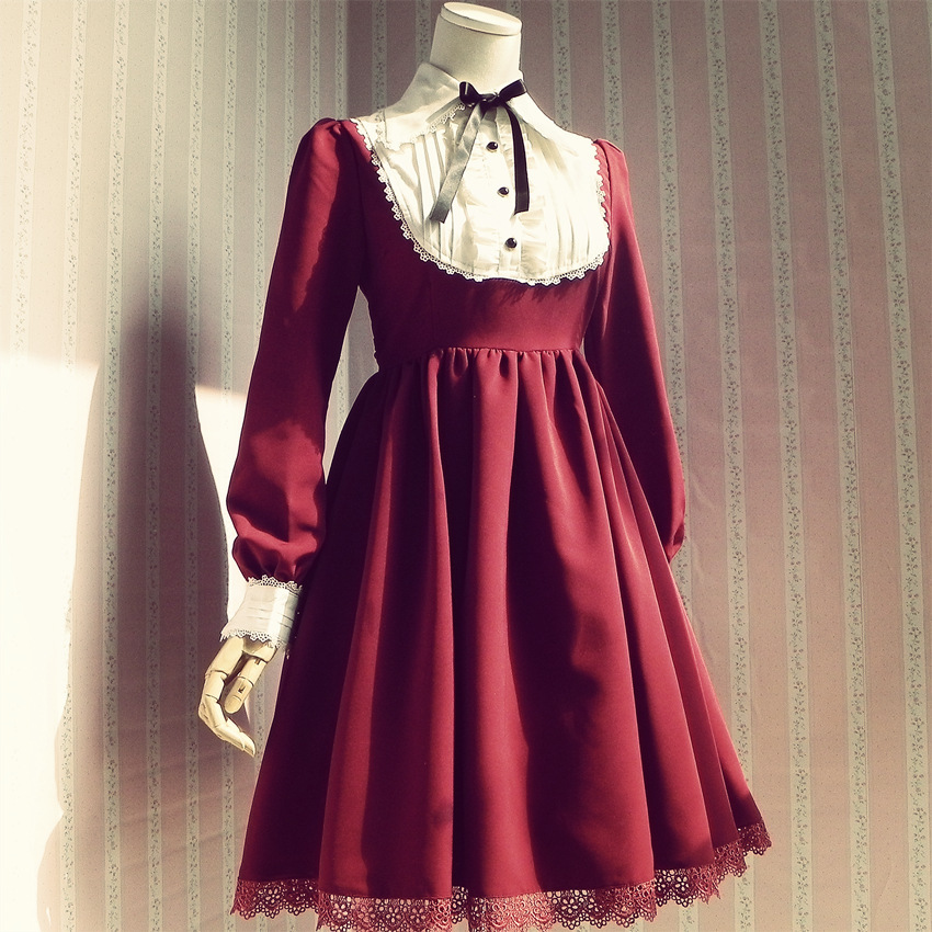 2015 Beautiful Gothic Lolita dress Long sleeve dress for women Cosplay costumes Retro skirts