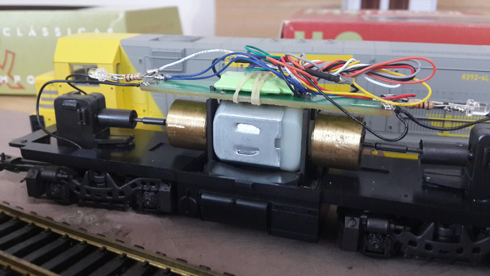 Dcc Loco Decoder With 4 Function For Ho & N Scale Model Train With