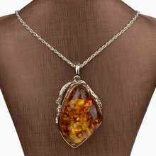 Hot Sale Silver Plated Necklace For Women Big Drop Resin Long Necklace Faux Amber Chain Pendant Necklace Jewelry