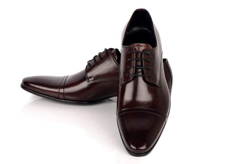 Mens cap toe dress shoe