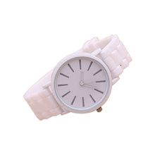 New Fashion Designer Geneva Ladies Sports Brand Silicone Watch Jelly Watch 12 Colors Quartz Watch for Women Relojes Mujer