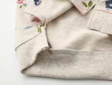 Retail 2016 spring and autumn new children s clothing girls sweater flowers primer shirt round neck