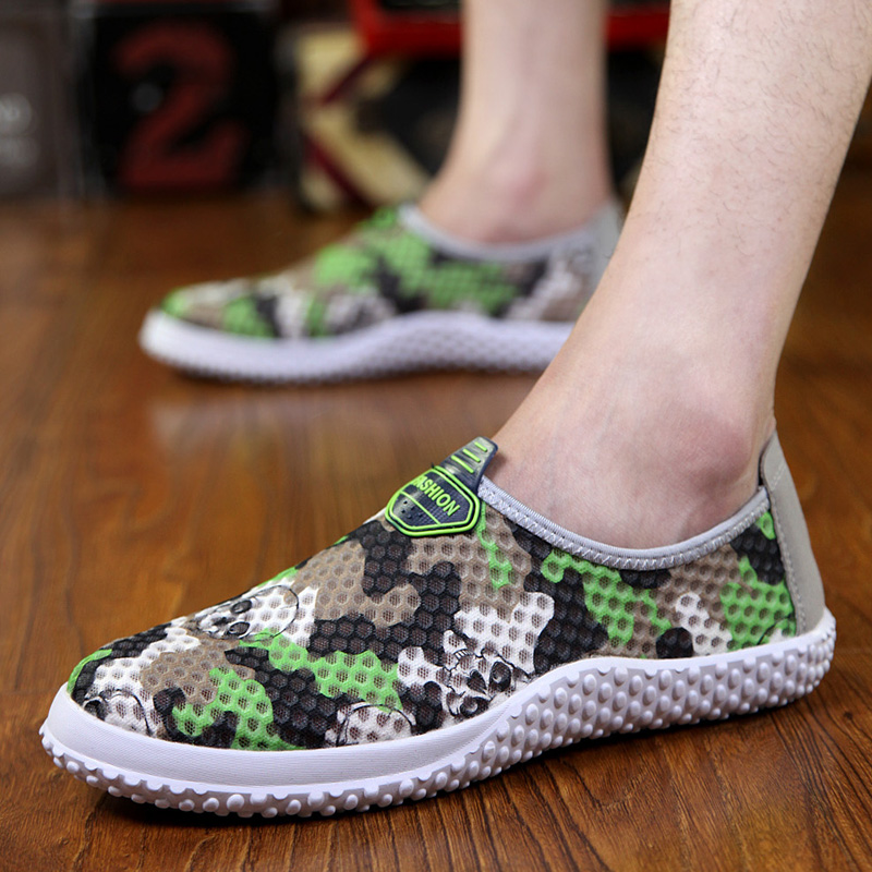 new arrival summer shoes men breathable slip on camouflage print hole sneakers men loafers driver mocassins