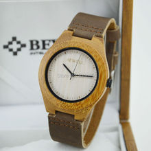 Hombres y mujeres tamaño caso de bambú clásico estilo antiguo de bambú reloj becerro correa de cuero