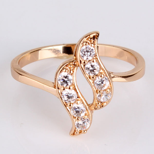 2014 18k Gold plated Round Cut White Color Cute Crystal Cubic Zirconia Engagement Rings For Women