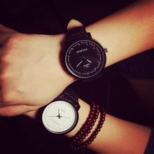 2015 nuevo cuero mate tablas de mareas de correa hombres y mujeres dedicados relojes pareja relojes de cuarzo moda Casual Dial redondo