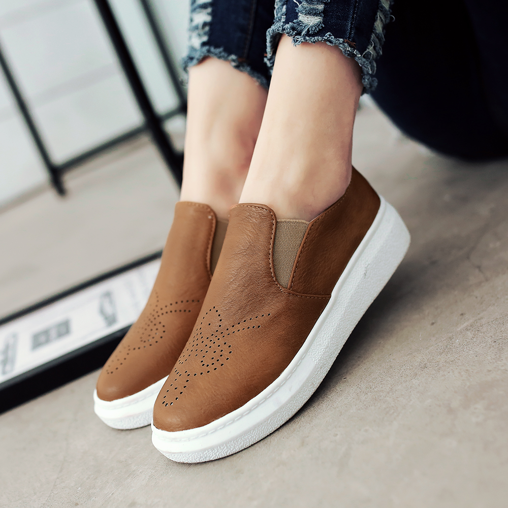Zapato de mujer Dentro de calzado para mujer encontrarás diferentes tipos de zapatos: zapatos de mujer para hostelería, zapatillas deportivas con seguridad femeninas y zapatos .