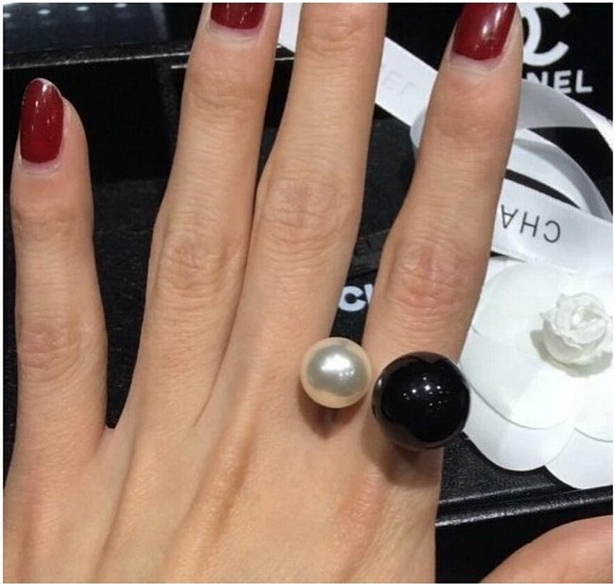New Fashion High quality ring Elegant Colored Double Pearls Ring Lovey Glory asymmetry Pearl Jewelry 1