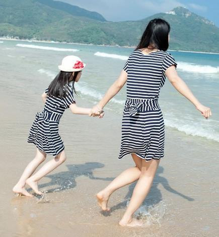 Summer Striped Casual Dress2015New Arrival Matching Mother Daughter Clothes Bow Patchwork Family Matching Outfits Cotton Dresses8