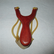 freeshiping professional slingshot of wooden bow hunting bow arrow slingshot catapult