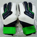2015 Top Latex Goal keeper Gloves With Fingerstall Professional Game Goalkeeper Gloves Guantes Luvas De Goleiro