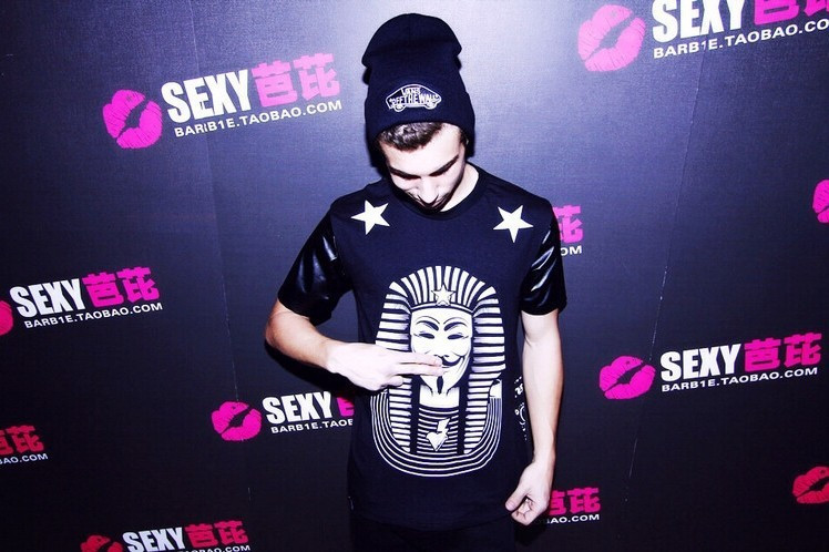 2014 Famous Brand Men's Hip Hop t-shirt Leather Sleeve Tee Shirts V For Vendetta Printed Men Streetwear Man Rock Clothing 2014 Famous Brand Men's Hip Hop t-shirt Leather Sleeve Tee Shirts V For Vendetta Printed Men Streetwear Man Rock Clothing