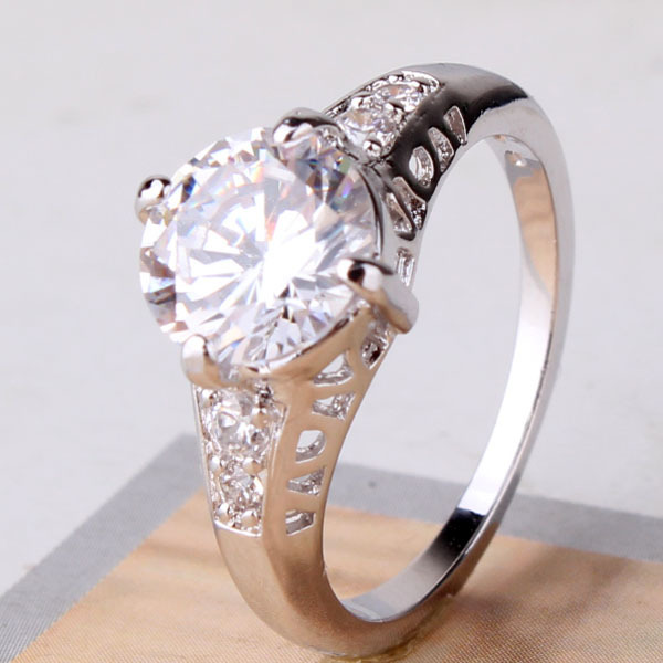 Mother s 2015 New Fashion 18K Gold Plated White Crystal CZ Engagement Ring Jewelry Wedding Rings