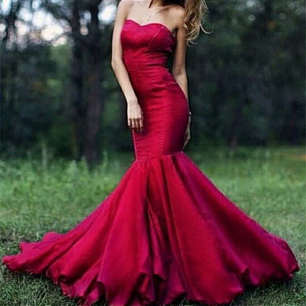 gorgeous burgundy dress