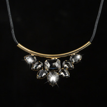 Quartz crystal pendant Crystal Exquisite Rhinestone Necklace 2016 Wholesale Newest Fashion Cortex Chain Collar Necklace Jewelry