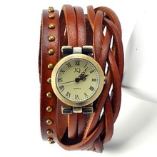High Quality New Geniune Leather Dress Watch Vintage Punk Style Rivets Leather Wristwatch Women Casual Watch Quartz Watch Hot