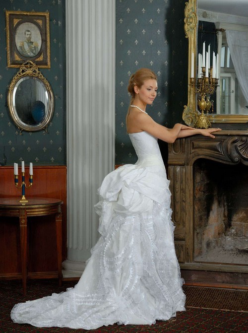 bridal shop bustle wedding dress bridal shop bustle wedding dress