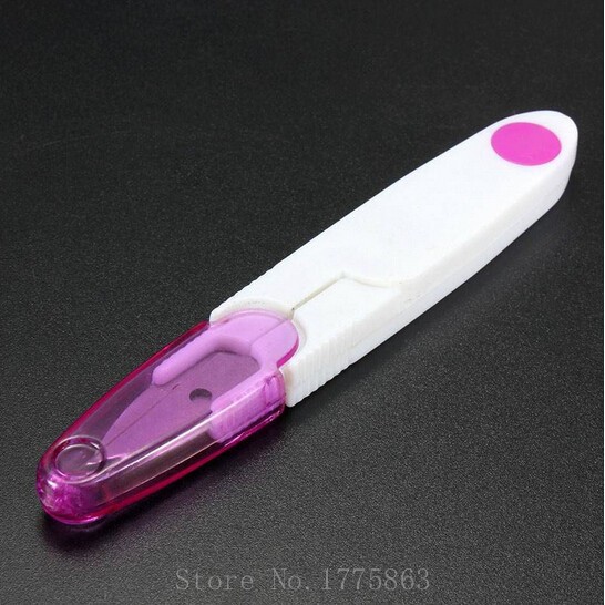 Description Picture 4 of itemNovelty Plastic Handle Sewing Snip Thread Cutter Tailor Scissors Cross Stitch DIY Craft Tool AA7482