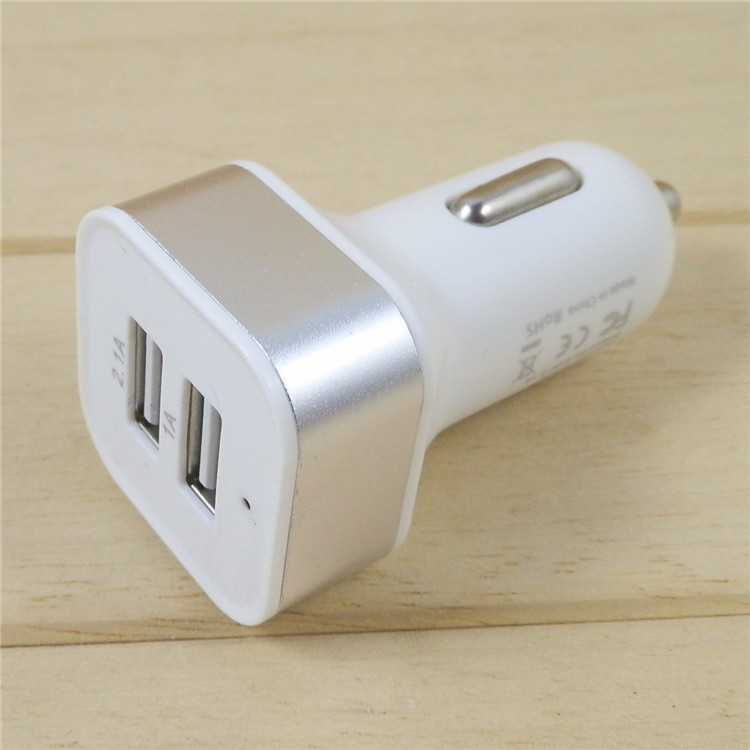 dual universal car charger 09
