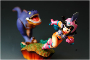 Фотография Japan Genuine Version  Dragon Ball Scenes   toy GT   (  Dinosaur chase ChiChi)   first edition doll models