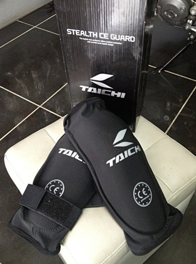 RS Taichi Stealth CE Knee Guards - TRV038 h