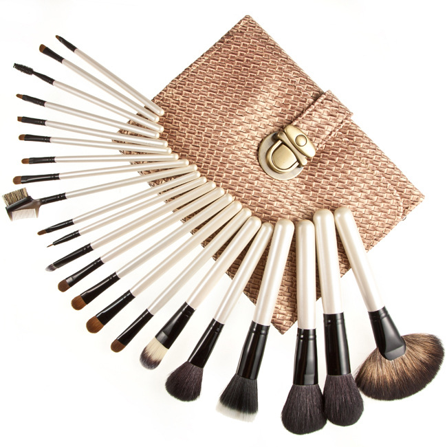 Фотография 22pcs Top Grade Wool Makeup Brush Set Fashion Rattan Cosmetic Makeup Tools Wood Handle Make up Brushes Kit