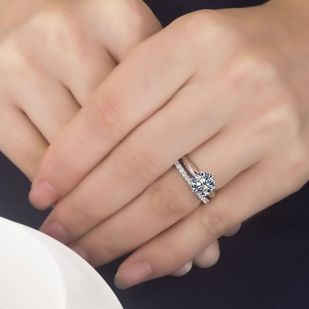 Classic engagement rings design