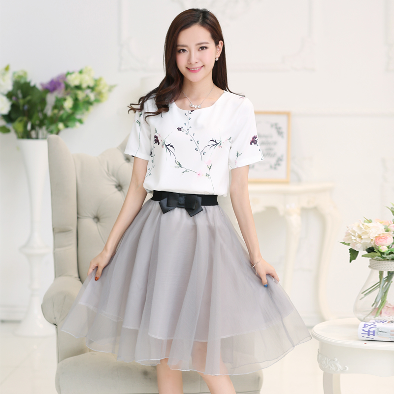 http://g01.a.alicdn.com/kf/HTB1jGjJIXXXXXbzXVXXq6xXFXXX2/2015-summer-style-women-s-bow-puff-font-b-dress-b-font-print-top-slim-set.jpg