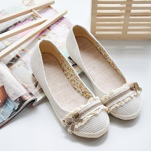 New Women Flats Summer 2016 Breathable Bow Lace Stripe Flat Shoes Women Canvas Espadrilles Large Size 41 42 43 Loafers