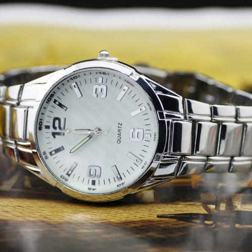 High Quality Brand New Luxury Mens Wrist Watch Round Dial Quartz Watch Free Shipping