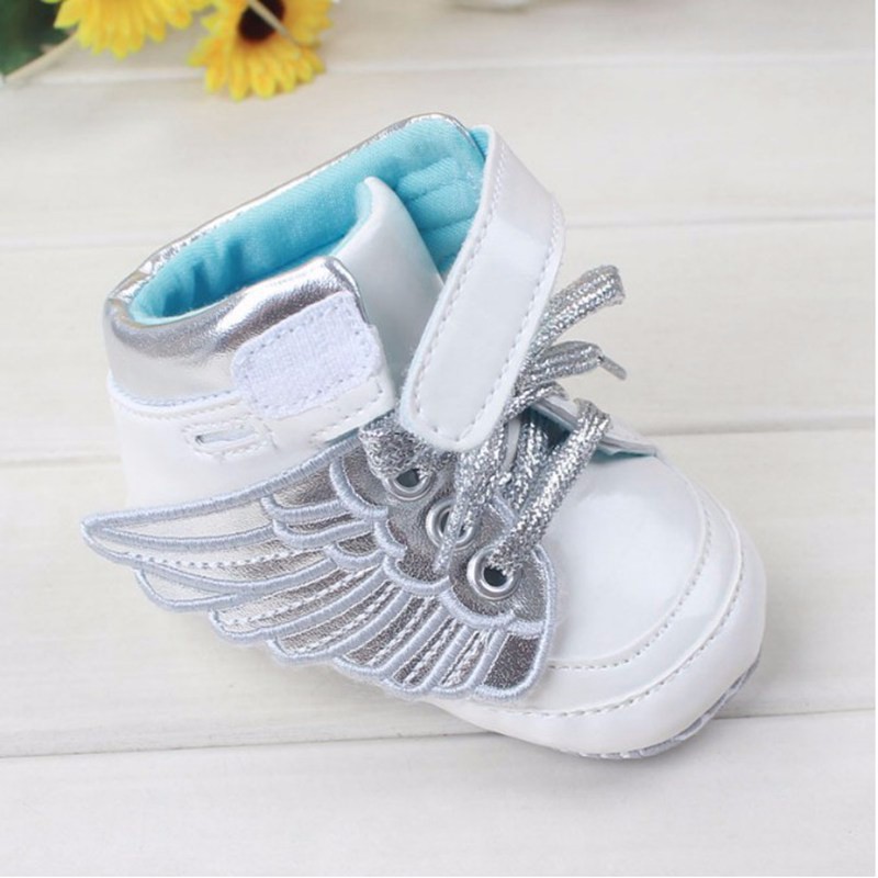 Cute fashion sleeve lace baby shoes leather Sneakers with wing soft sole sapatilha toddler first walkers baby boots 