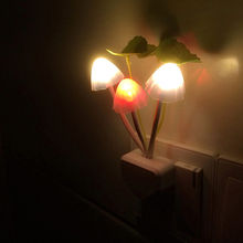Cute Colorful Romantic LED Mushroom Night Light Dream Bed Lamp Home Illumination L0142411