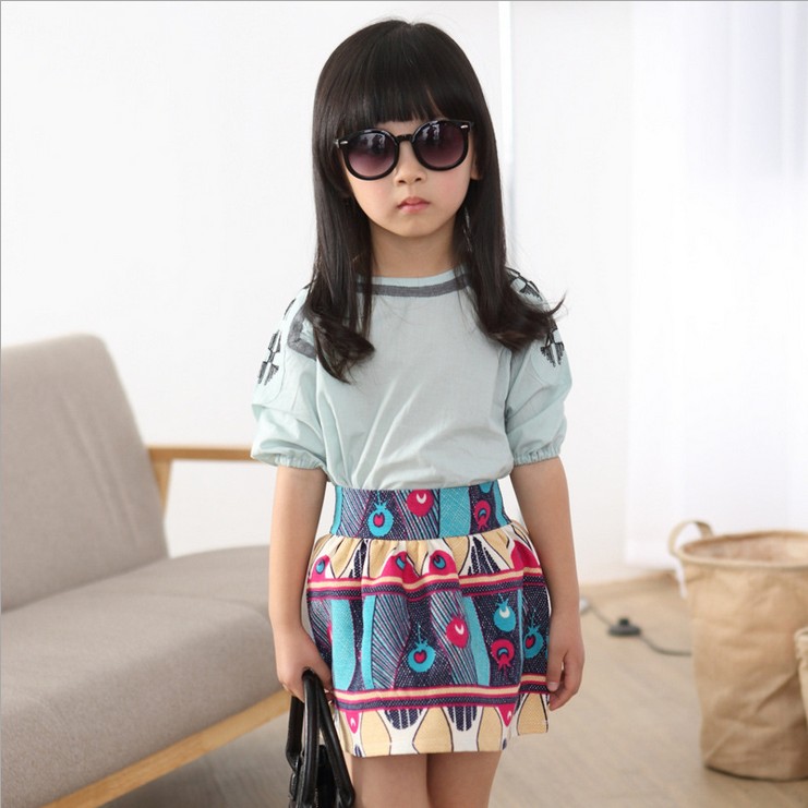 http://g01.a.alicdn.com/kf/HTB1n6yuIpXXXXcxXXXXq6xXFXXX3/new-Children-s-clothing-summer-female-child-half-sleeve-vintage-short-skirt-set-child-fashion-twinset.jpg