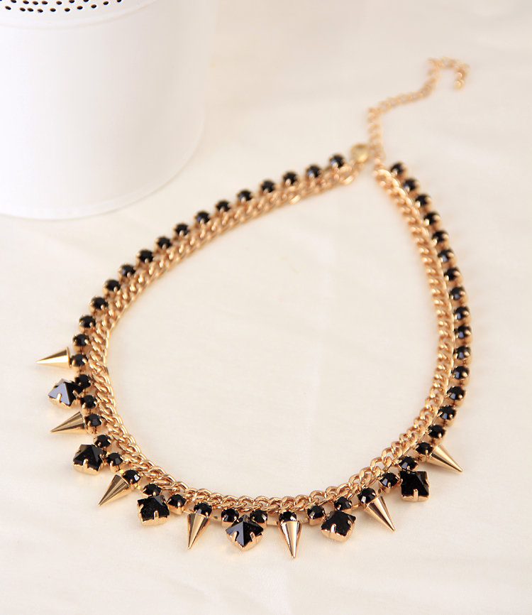 the new black necklace chain rivets n029 in the new black necklace chain rivets n029 in