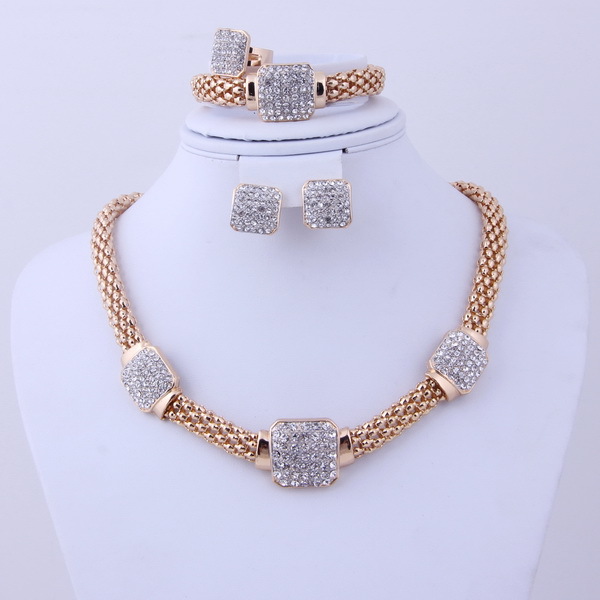 http://g01.a.alicdn.com/kf/HTB1nrOQIVXXXXcMaXXXq6xXFXXXM/Hot-Vintage-18K-font-b-Gold-b-font-Plated-font-b-African-b-font-Crystal-Necklace.jpg