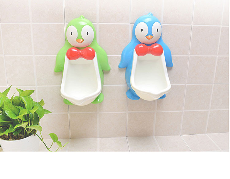 High quality Large cartoon penguin baby potty wall-hung kids toilet portable potty training toilet boys pee trainer child urinal (2)